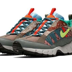 NIKE AIR HUMARA 17 PREMIUM